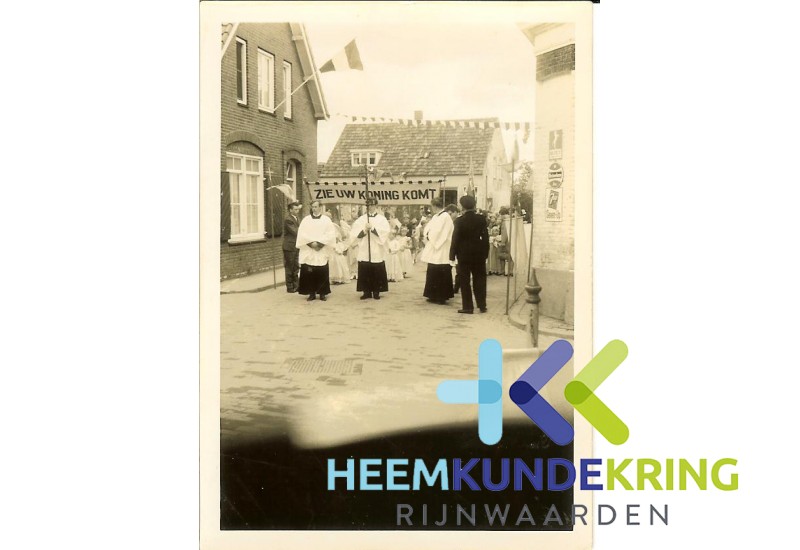 processie 2 schenking H Seising